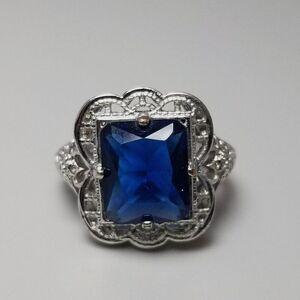 Vintage Dark Blue Rhinestone Ring with Silver Tone Filigree Setting, size 9 Band